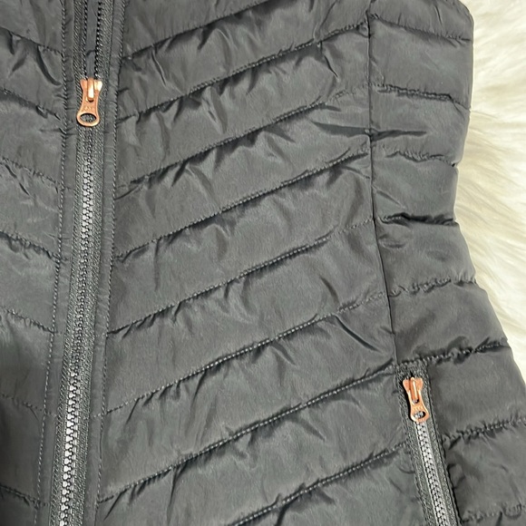 Maurices- Black/White/Pink 3/4 Puffer Vest Rose Gold Zipper Pulls -S #0091 - Picture 4 of 10